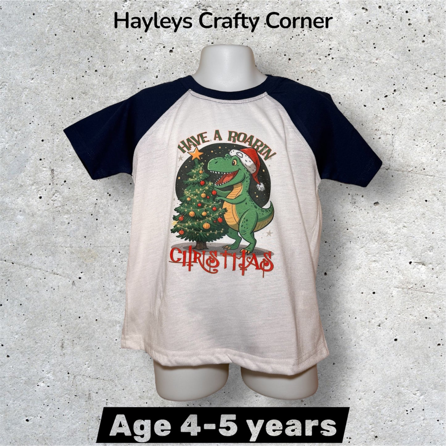 🎄 Kids Christmas T-Shirt – “Have a Roarin’ Christmas” 🦖 (Age 4–5 Years)